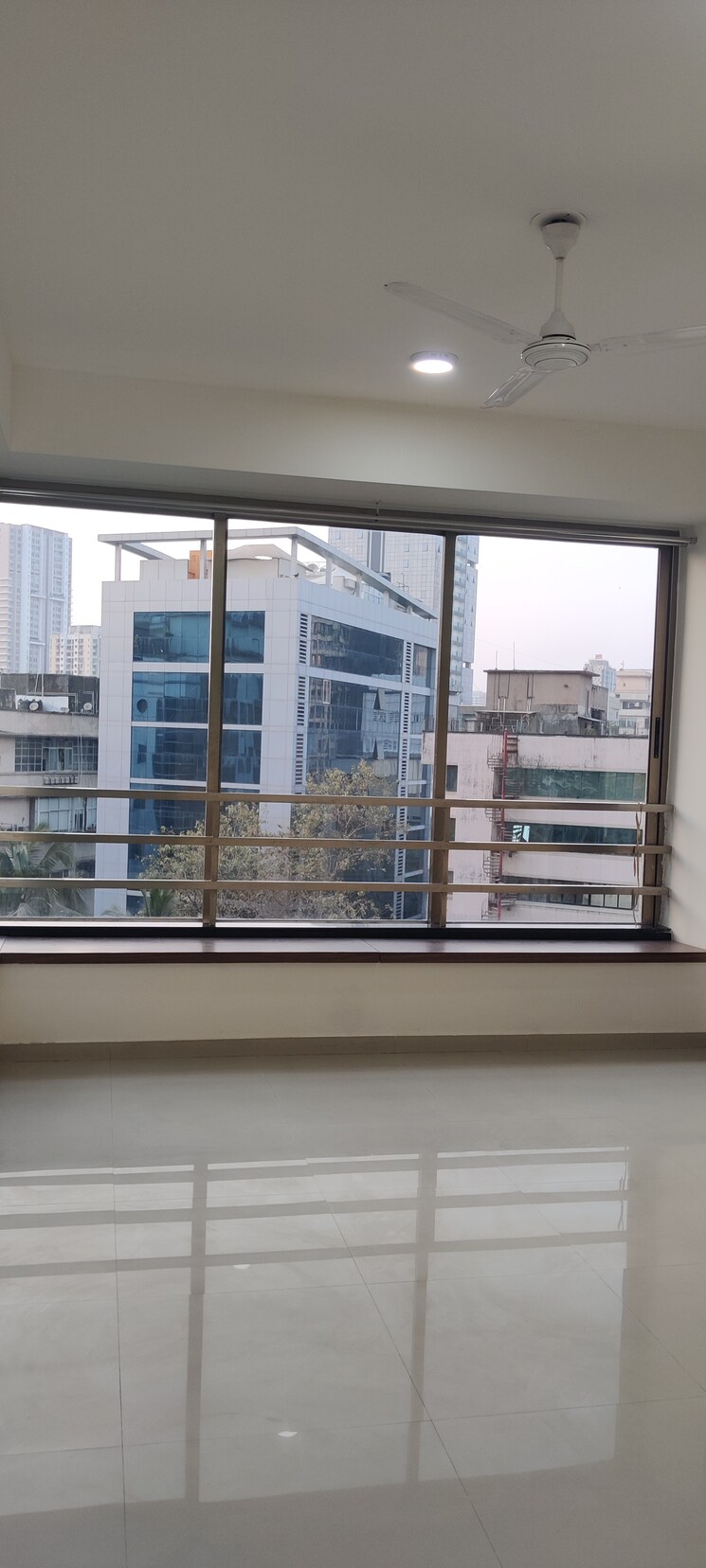 Gym, oberoi-springs 2.5 Bedroom 1100 Sq.Ft. Apartment In Andheri West Mumbai 8287244