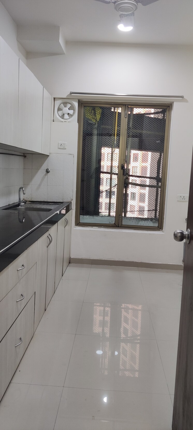 Kitchen, oberoi-springs 2.5 Bedroom 1100 Sq.Ft. Apartment In Andheri West Mumbai 8287244