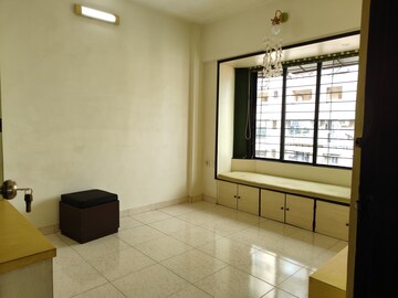Bedroom in 2 BHK Apartment at Deep Apartment Andheri, Andheri West – for Rent