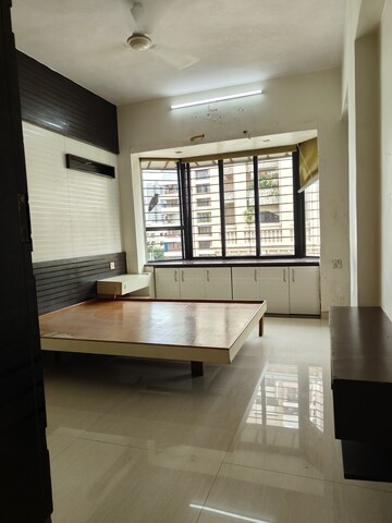 Master Bedroom in 2 BHK Apartment at Deep Apartment Andheri, Andheri West – for Rent