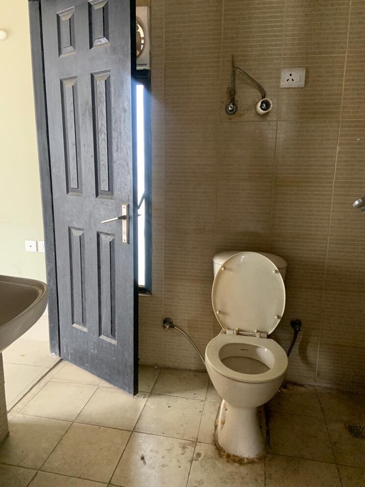 Bathroom, nitishree-aura-chimera 2 Bedroom 955 Sq.Ft. Apartment In Raj Nagar Extension Ghaziabad 8287241