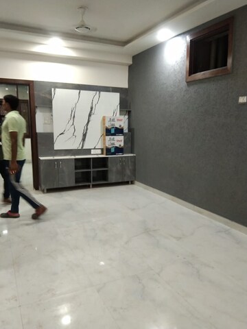 Parking in 2 BHK Builder Floor at Sector 72 – for Sale