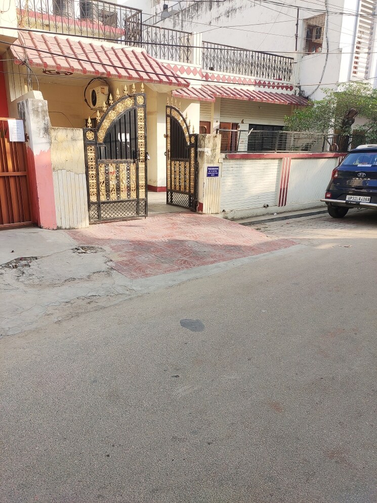  Parking, aliganj 5 Bedroom 2152 Sq.Ft. Independent House In Aliganj Lucknow 8287304