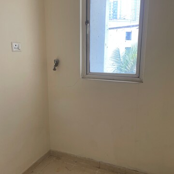 Room in 2 BHK Apartment at Runwal Olive, Nahur Gaothan – for Rent