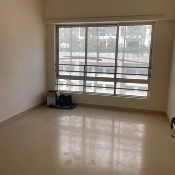 Room in 2 BHK Apartment at Runwal Olive, Nahur Gaothan – for Rent