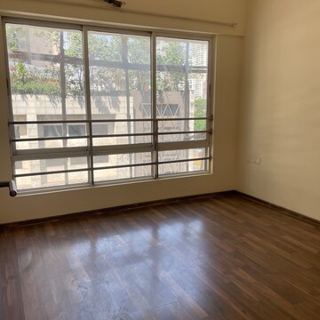 Room in 2 BHK Apartment at Runwal Olive, Nahur Gaothan – for Rent