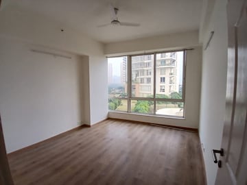 Room in 3 BHK Apartment at Pioneer Park Presidia, Sector 62 – for Rent