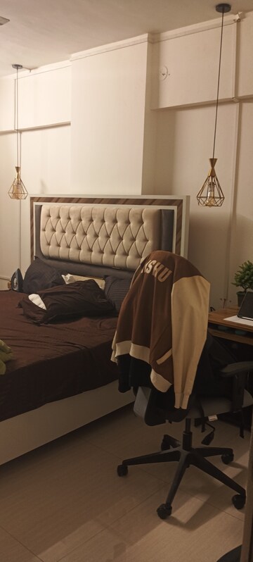 Master Bedroom in 2 BHK Apartment at Lic Colony – for Rent