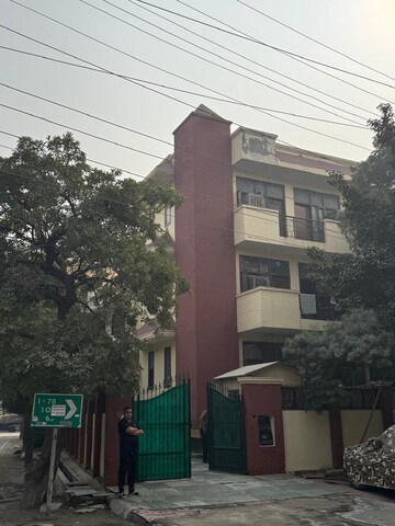 6+ BHK Independent House – Exterior View View at Sector 41 - for Sale