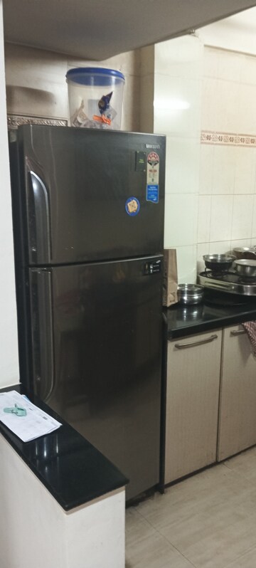 Furnished Amenities in 2 BHK Apartment at Vile Parle West – for Rent