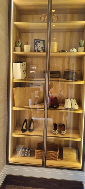 Furnished Amenities in 3 BHK Apartment at Lodha Grandeur, Prabhadevi – for Rent