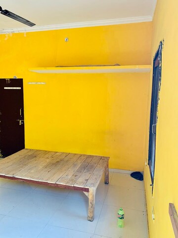 1 BHK Builder Floor For Rent in Aliganj