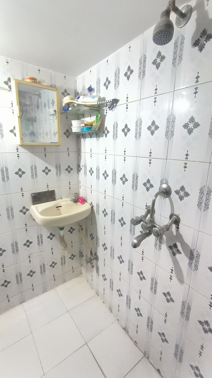 Master Bedroom, govardhan-baug-apartment 2 Bedroom 650 Sq.Ft. Apartment In Matunga West Mumbai 8287405