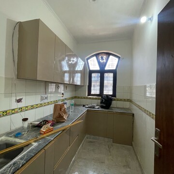 Kitchen in 2 BHK Builder Floor at Sector 43 – for Rent