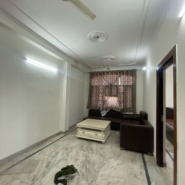 Living Room in 2 BHK Builder Floor at Sector 43 – for Rent