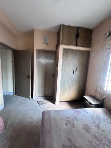 Bedroom in 3 BHK Apartment at Park Circus – for Rent
