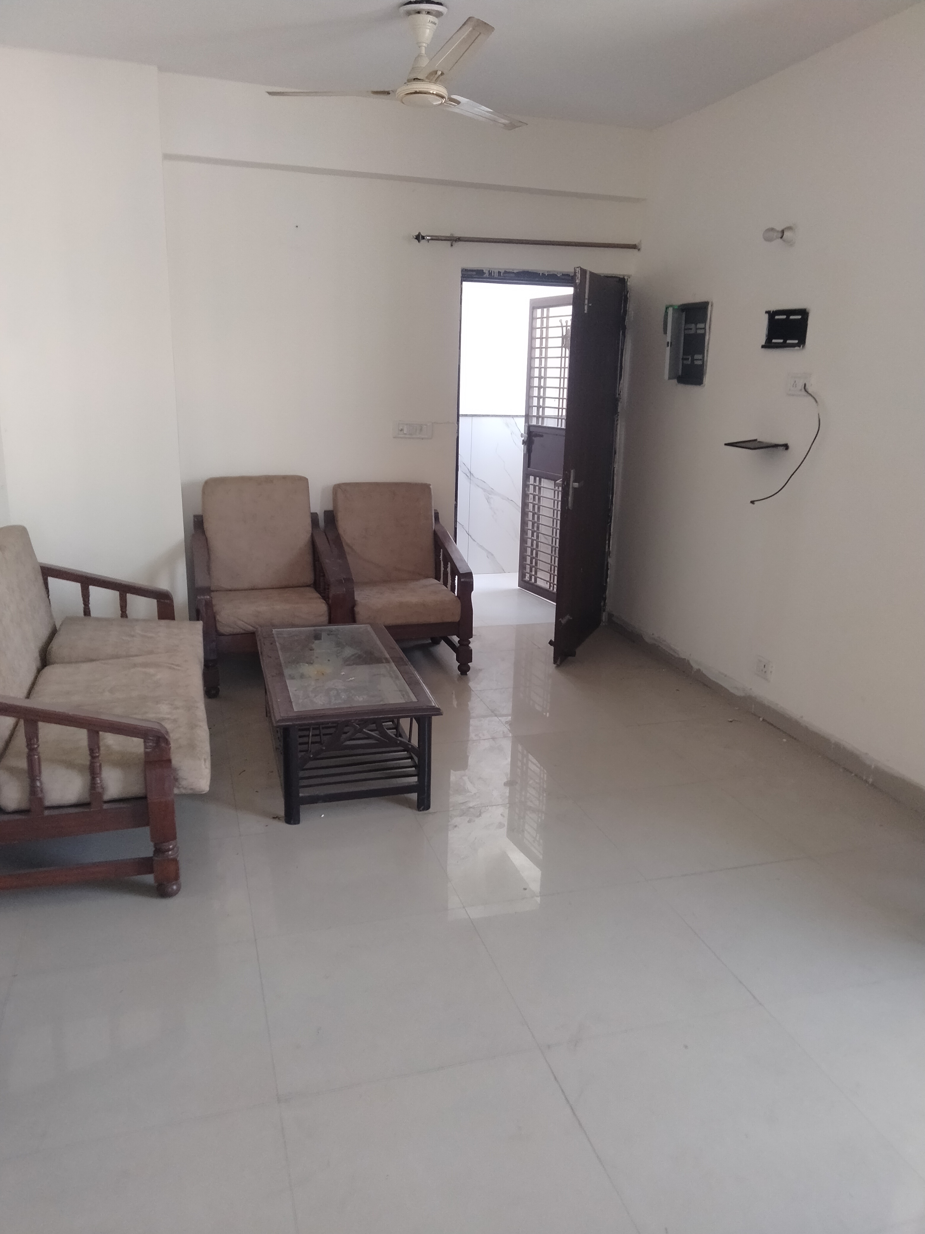 2 BHK Apartment For Rent in Proview Officer City 2