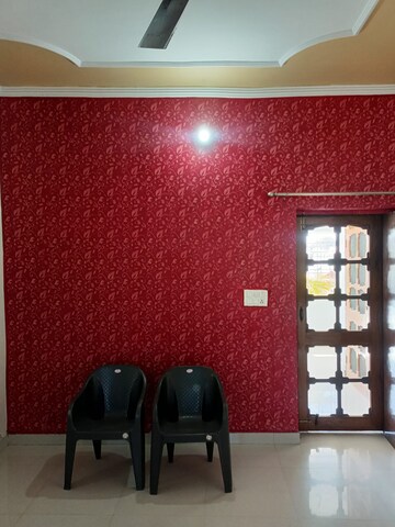 Furnished Amenities in 2 BHK Builder Floor at Defence Colony – for Rent