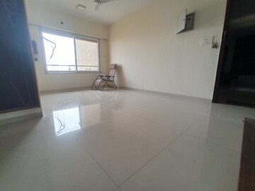 Room in 2 BHK Apartment at RNA Continental, Chembur – for Rent