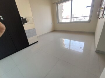 Room in 2 BHK Apartment at RNA Continental, Chembur – for Rent