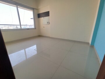 Room in 2 BHK Apartment at RNA Continental, Chembur – for Rent