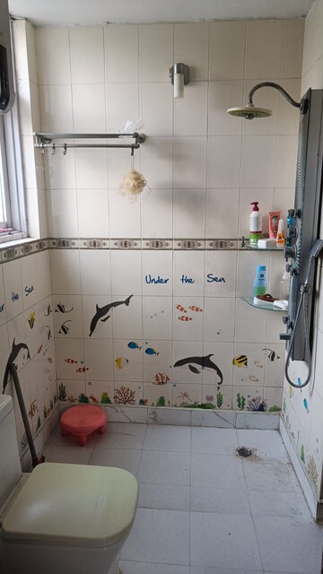 Bathroom in 3 BHK Apartment at Aravali Hills, Sector 56 – for Rent