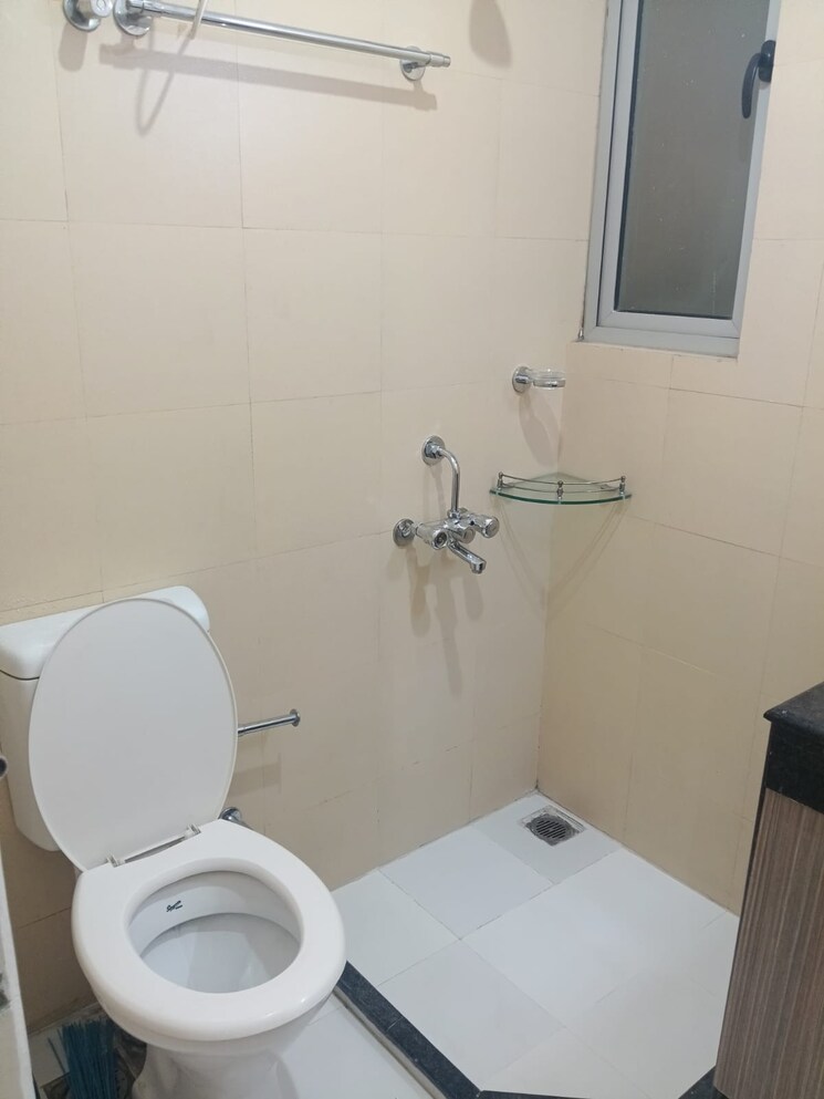 Bathroom, pioneer-park-phase-1 2 Bedroom 1300 Sq.Ft. Apartment In Sector 61 Gurgaon 8287582