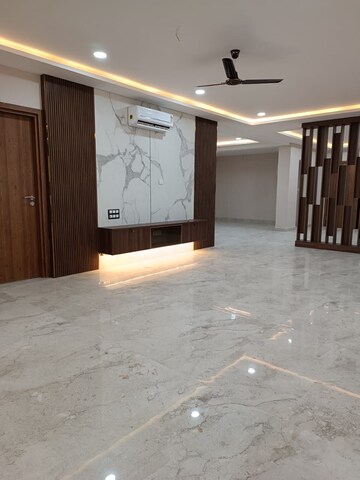 Room in 4 BHK Apartment at The Valencia, Banjara Hills – for Sale