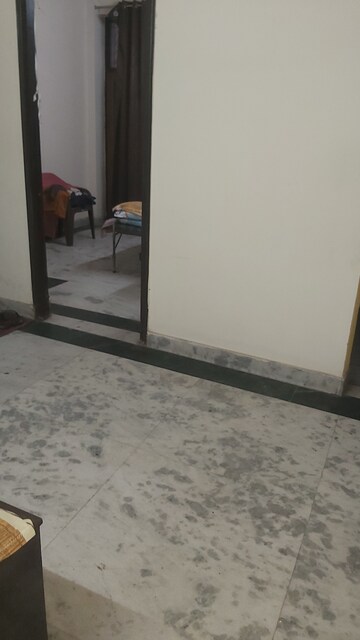 Furnished Amenities in 1.5 BHK Builder Floor at Mayur Vihar 1 – for Rent