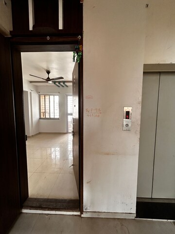 Furnished Amenities in 2 BHK Apartment at Aishwaryam One, Chinchwad – for Rent