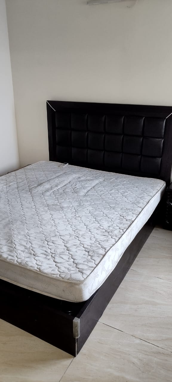 2 BHK + Servant Room Apartment For Sale in Ajnara Grand Heritage