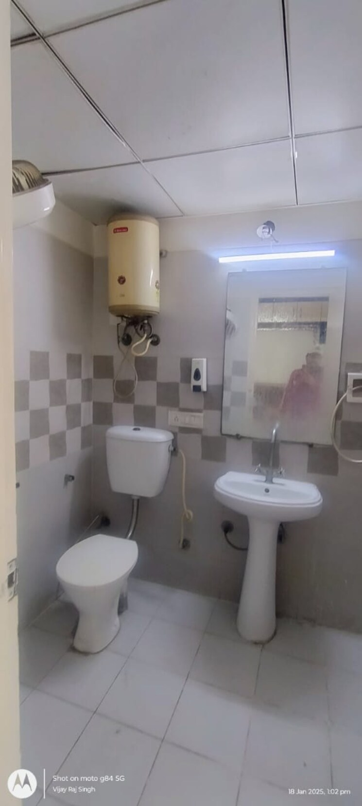 Bathroom, ajnara-grand-heritage 2 Bedroom 984 Sq.Ft. Apartment In Sector 74 Noida 8287621