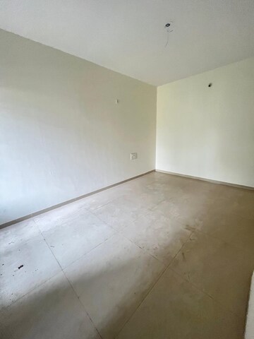 Room in 2 BHK Apartment at Badhekar Krushnakunj, Kothrud – for Rent