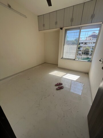 Room in 2 BHK Apartment at Gangotree Dhanvantari, Kothrud – for Rent