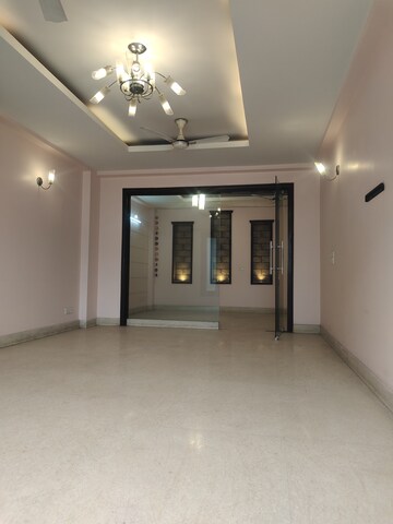 Furnished Amenities in 4 BHK Builder Floor at Greater Kailash I – for Sale