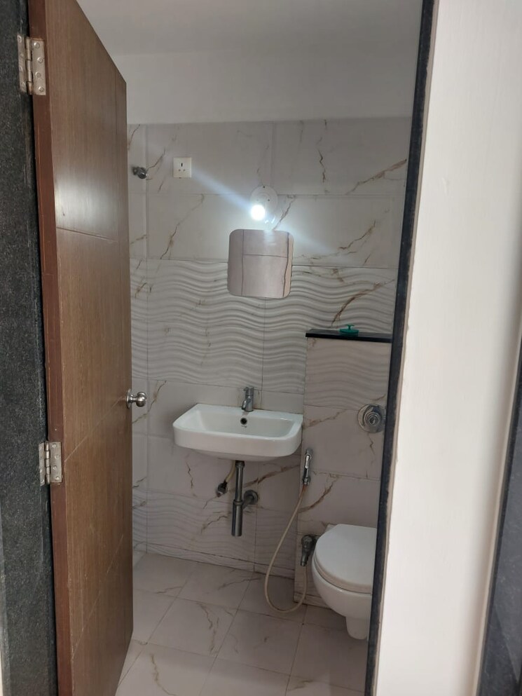 Bathroom, anshul-eva 2.5 Bedroom 1200 Sq.Ft. Apartment In Bavdhan Pune 8287748