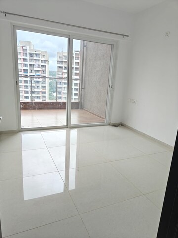 Room in 2 BHK Apartment at Kolte Patil Stargaze, Bavdhan – for Sale
