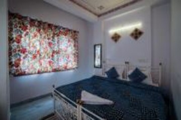 Living Room in 2 BHK Builder Floor at DLF Vibhuti Khand, Gomti Nagar – for Rent