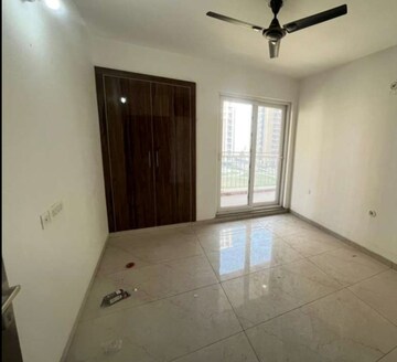 Room in 3 BHK Apartment at Rishita Manhattan, Gomti Nagar – for Rent