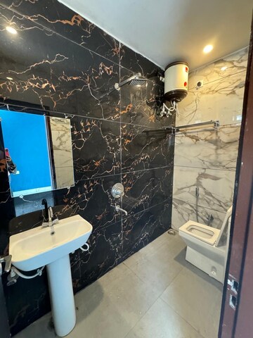 Master Bedroom in 2 BHK Builder Floor at Sahastradhara Road – for Rent