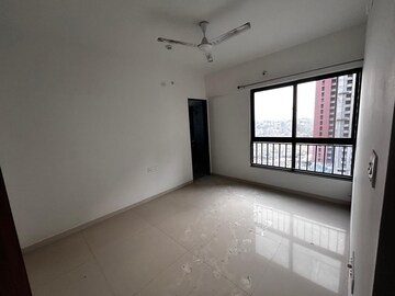 Room in 3 BHK Apartment at Shapoorji Pallonji Sensorium, Hinjewadi – for Rent