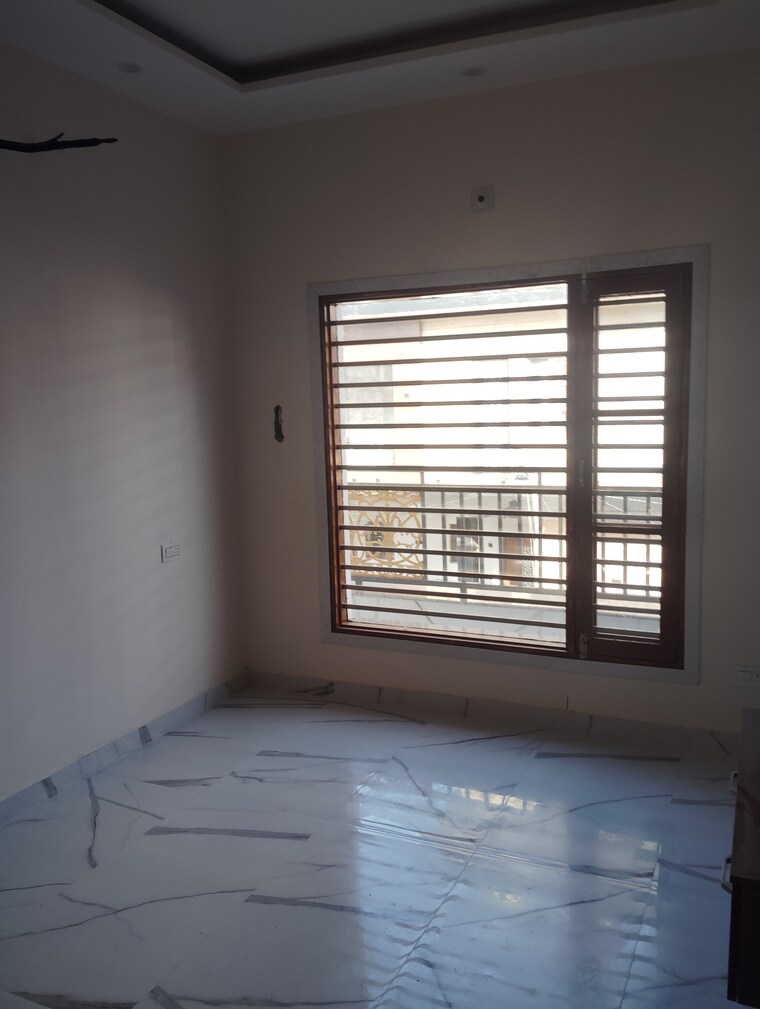 Room, sector 126 3 Bedroom 105 Sq.Yd. Independent House In Sector 126 Mohali 8288067