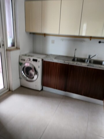 Kitchen in 4 BHK Apartment at DLF Park Place, Sector 54 – for Rent
