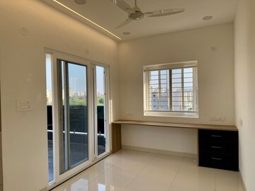 Room in 4 BHK Apartment at Raghavendra Arcade, Kondapur – for Rent