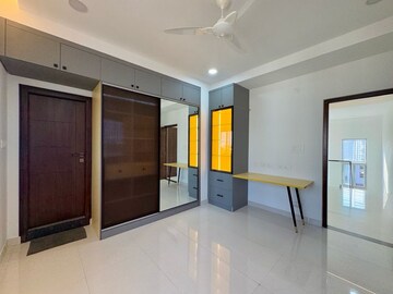 Room in 4 BHK Apartment at Raghavendra Arcade, Kondapur – for Rent
