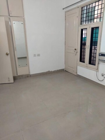 Room in 3.5 BHK Apartment at SS Almeria, Sector 84 – for Rent