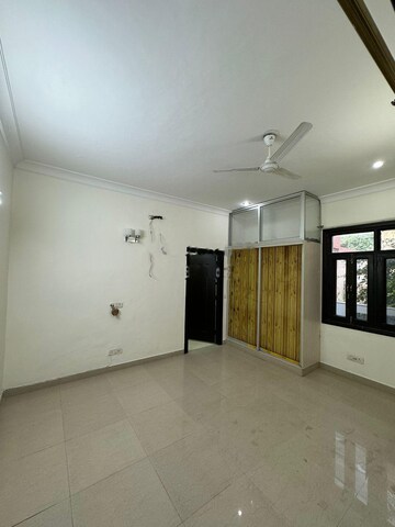 Room in 3.5 BHK Apartment at SS Almeria, Sector 84 – for Rent