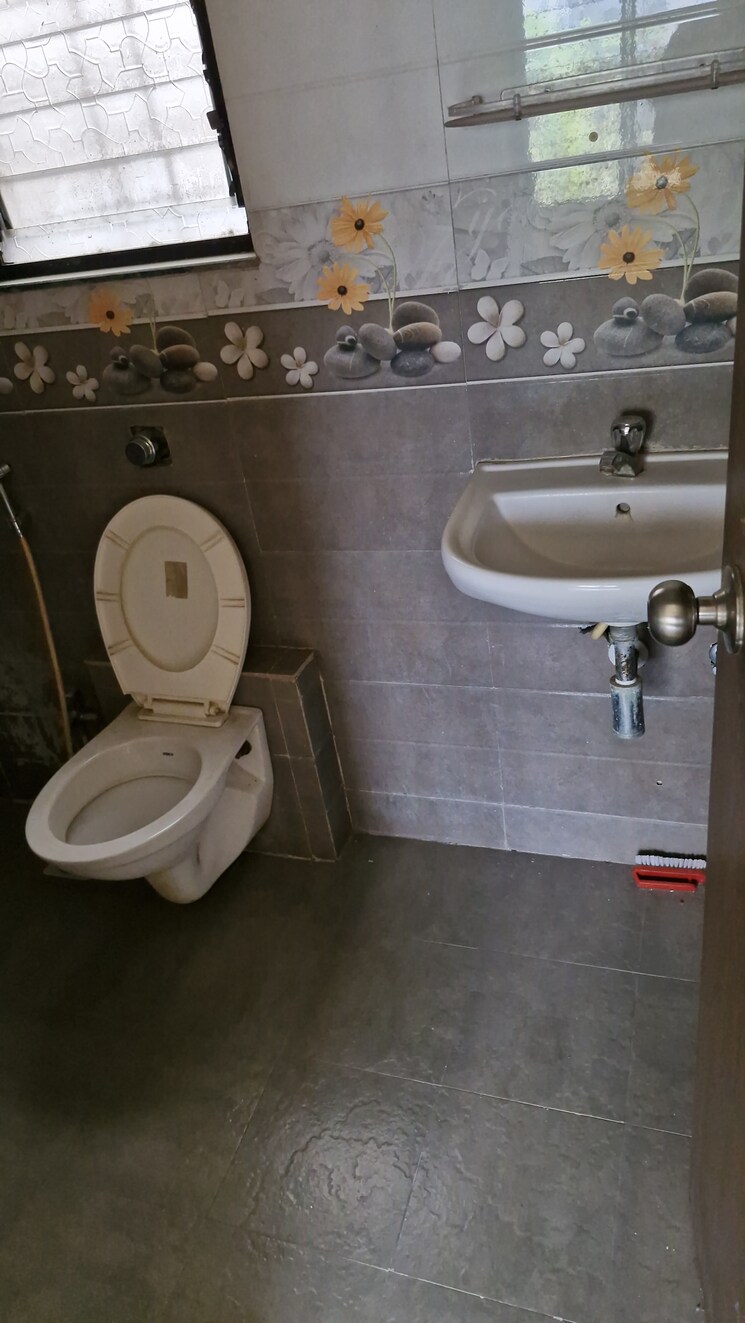 Bathroom, vanashree-apartment 2 Bedroom 956 Sq.Ft. Apartment In Hadapsar Pune 8288365