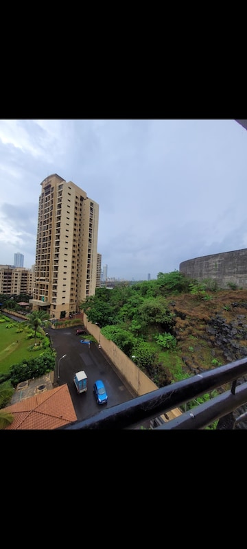 1 BHK Apartment For Rent in K Raheja Heights, Malad East