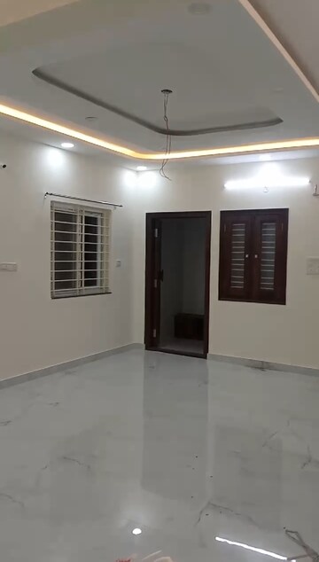 Room in 3 BHK Apartment at Koramangala – for Rent